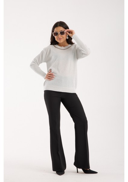 Kadın Beyaz Viskon Vortex Iplik Taş Detaylı Bisiklet Yaka Simli Triko Bluz