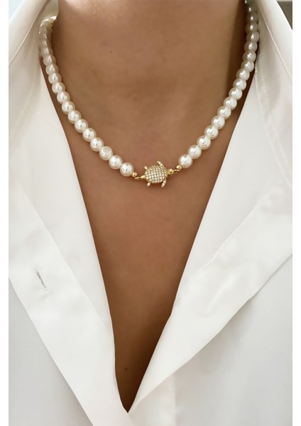 Kaplumbağ Figürlü Inci Choker Kolye