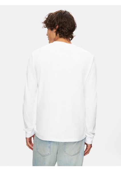 Uzun Kollu Sıfır Yaka Basic Beyaz Sweatshırt modelleri