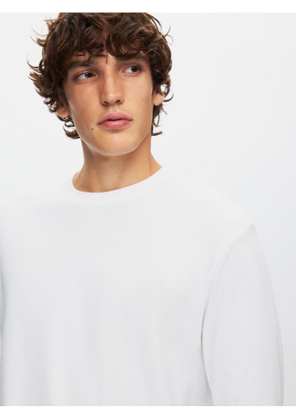 Uzun Kollu Sıfır Yaka Basic Beyaz Sweatshırt fırsatları