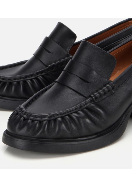 01AYH312750A100 KADIN Deri Siyah Büzgülü Kalın Tabanlı Klasik Loafer modelleri