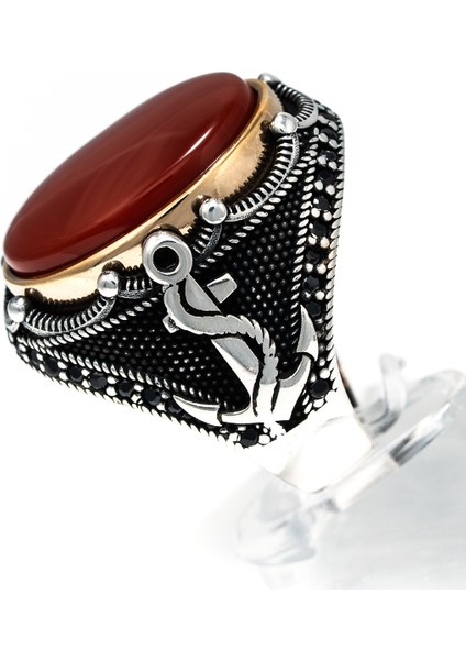 Kırmızı Akik Taşlı 925 Ayar Gümüş Erkek Yüzük – Kararlı ve Güçlü Duruş