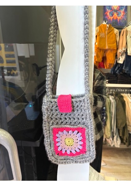 El Emeği Motifli Iki Gözlü Örgü Telefon Çantası fiyatları