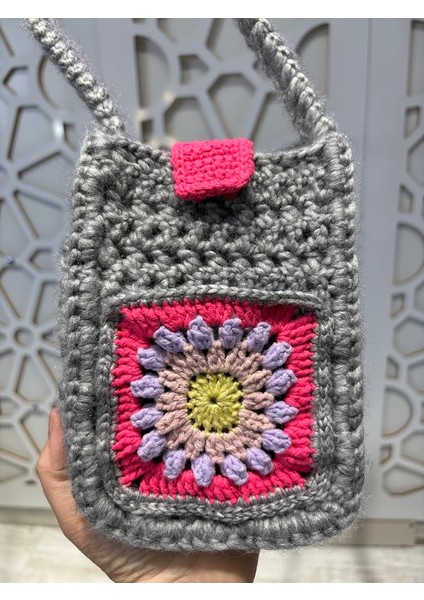 El Emeği Motifli Iki Gözlü Örgü Telefon Çantası fırsatları