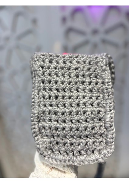 El Emeği Motifli Iki Gözlü Örgü Telefon Çantası indirimleri