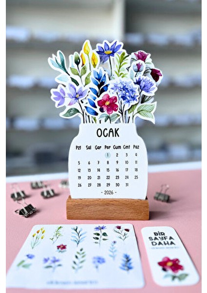 Çiçekli 2026 Yılı Aylık Masa Takvimi Orta Boy / Resmi Tatiller ve Hafta Sonları
