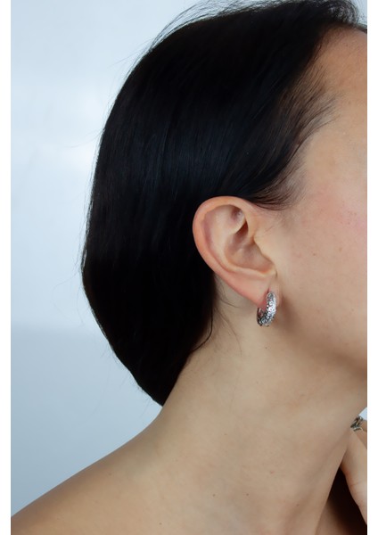 Gümüş Renk Işlemeli Klipsli Küpe