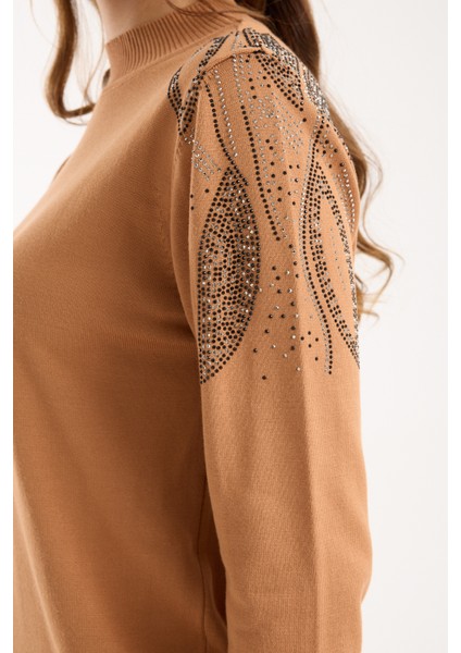 Kadın Bej Elit Viskon Kumaş Taş Detaylı Omuzlar Yarım Balıkçı Yaka Triko Bluz modelleri
