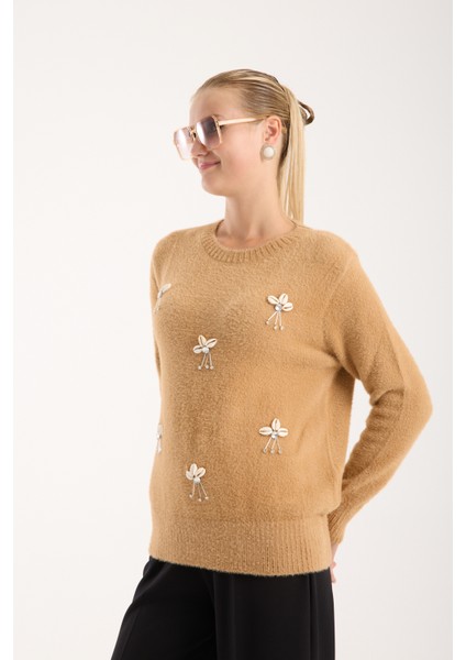 Kadın Bej Sakal Iplik Önü Aksesuarlı Bisiklet Yaka Triko Kazak indirimleri