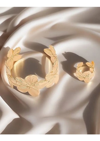 Altın Rengi Çiçekli Bilezik ve Yüzük Set modelleri