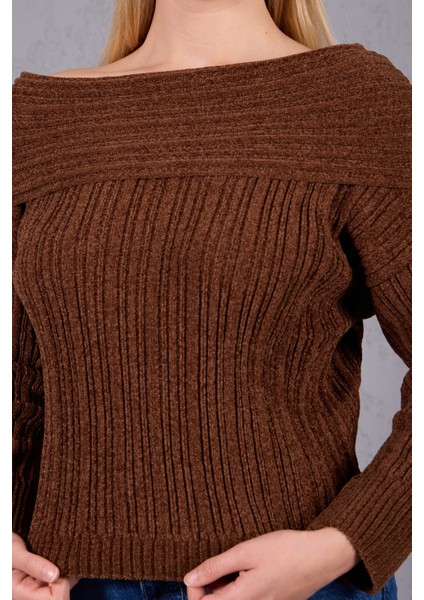 Kadın Acı Kahve Şönil Kadife Carmen Yaka Triko Kazak