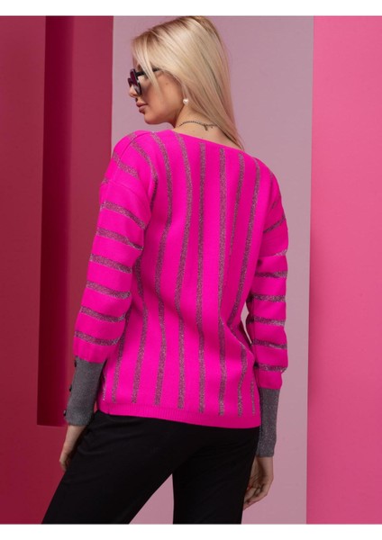 Pembe Çizgili V Yaka Kadın Kazak
