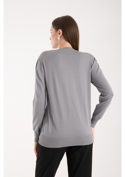 Kadın Gri Elit Viskon Kumaş Taş Detaylı Bisiklet Yaka Triko Bluz