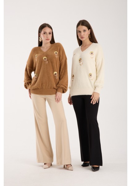 Kadın Taba Sakal Iplik Balon Kollu Boncuk Nakışlı V Yaka Triko Kazak