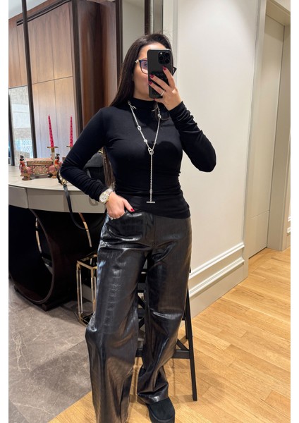 Yandan Büzgülü Tasarım Bluz- Siyah