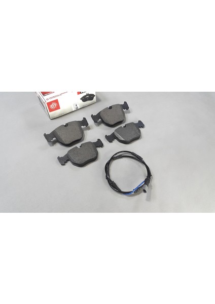 Bmw 7 Serisi E38 1994-2001 Fren Balatası Fişli Ön Ferodo