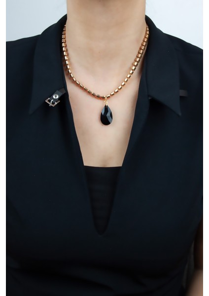 Siyah Kristal Uçlu Bronz Renk Kolye