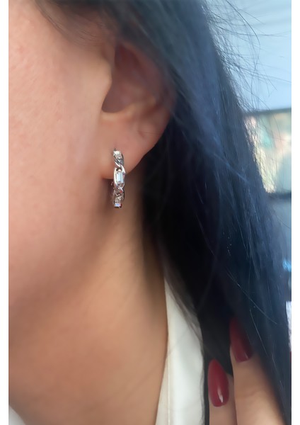 Gümüş Renk Taşlı Halka Küpe