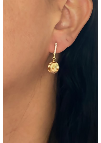 Zirkon Taşlı Gold Küre Sallantılı Küpe modelleri