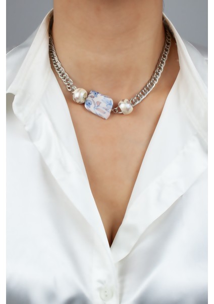 Etnik Figürlü Işlemeli Zincir Kolye