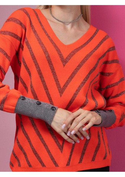 Turuncu Çizgili V Yaka Kadın Kazak
