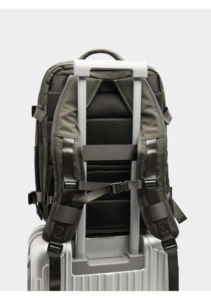 Teknik Kumaş Uzatılabilir Kabin Sırt Çantası indirimleri