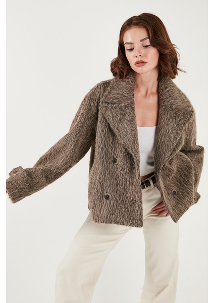 Oversize Kruvaze Yaka Yumuşak Tüylü Düğmeli Astarlı Mont Bayan Mont 6839659 fırsatları