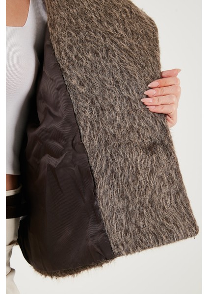 Oversize Kruvaze Yaka Yumuşak Tüylü Düğmeli Astarlı Mont Bayan Mont 6839659