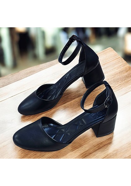 Kısa 5 cm Kalın Topuklu Önü Kapalı Bilekten Bağlı Bayan Ayakkabı indirimleri