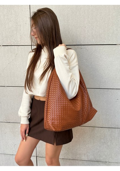 Verona Örgü Dokulu Salaş Görünümlü ve Geniş Hacimli Kadın Omuz Çantası(: Boy 28*en 48*TABAN12 Cm)