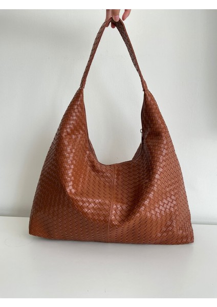 Verona Örgü Dokulu Salaş Görünümlü ve Geniş Hacimli Kadın Omuz Çantası(: Boy 28*en 48*TABAN12 Cm) modelleri