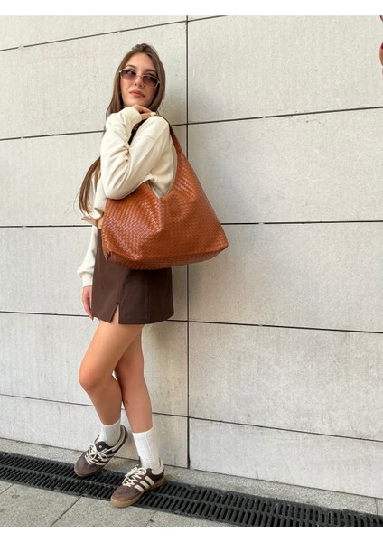 Verona Örgü Dokulu Salaş Görünümlü ve Geniş Hacimli Kadın Omuz Çantası(: Boy 28*en 48*TABAN12 Cm) indirimleri