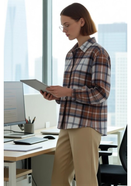 Kadın Ekose Desenli Uzun Kollu Oversize Gömlek Dokuma Kumaş Rahat Kesim Fonksiyonel Modern fırsatları