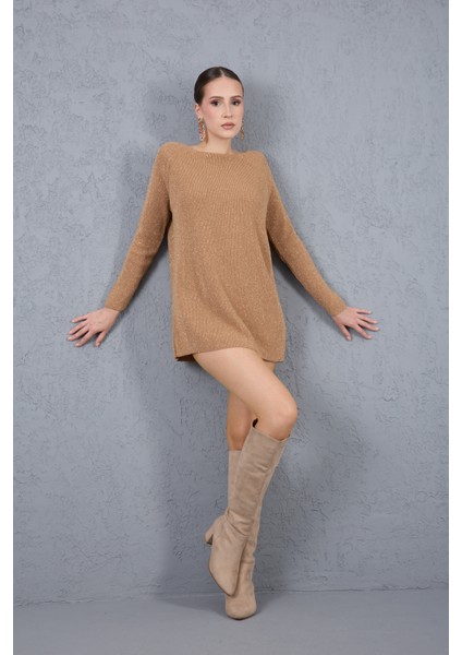 Kadın Bej Reglan Kollu Kayık Yaka Simli Triko Kazak