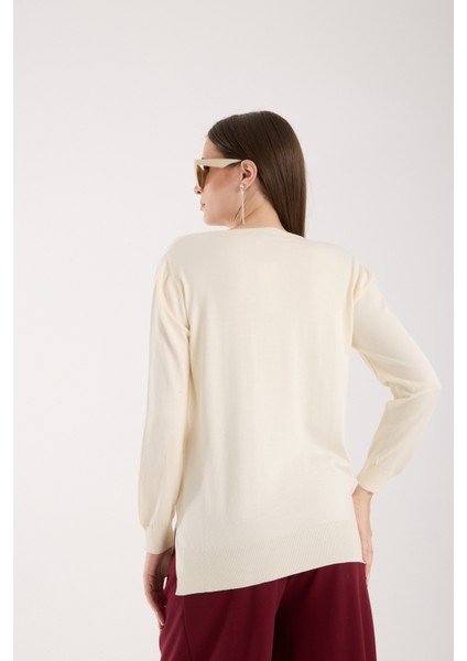 Kadın Ekru Elit Viskon Kumaş Taş Detaylı Sim Biyeli Yan Yırtmaçlı V Yaka Triko Bluz indirimleri