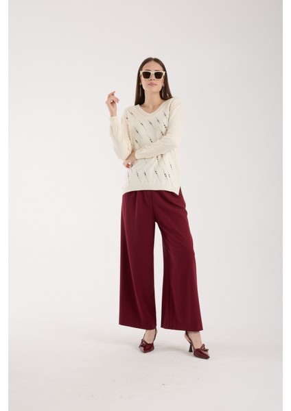 Kadın Ekru Elit Viskon Kumaş Taş Detaylı Sim Biyeli Yan Yırtmaçlı V Yaka Triko Bluz