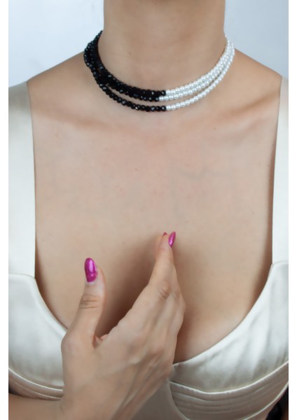 Siyah Kristal ve Cam Inci Üç Sıralı Kolye modelleri