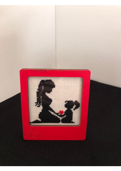 Kanaviçe Işlemeli Masa Süsü ve Buzdolabı Magneti