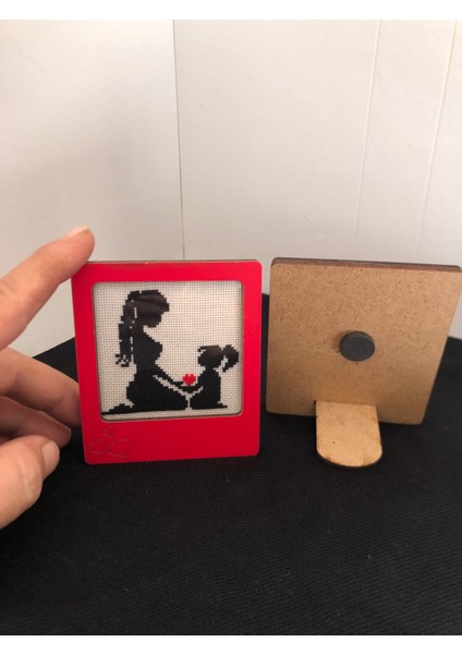 Kanaviçe Işlemeli Masa Süsü ve Buzdolabı Magneti modelleri