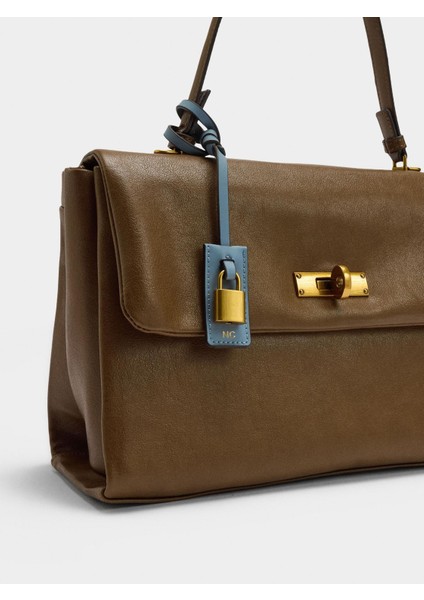 Kapaklı ve Çapraz Askılı Çanta modelleri