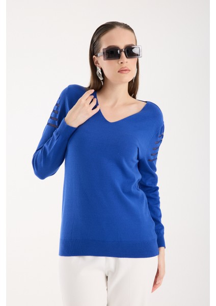 Kadın Saks Mavisi Simli Kumaş Detaylı V Yaka Triko Bluz indirimleri