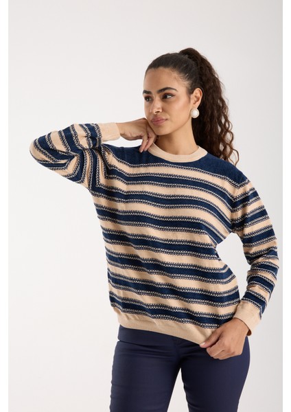 Kadın Laci-Krem Çizgili Çapraz Kontrast Dikiş Detaylı Şönil Kadife Triko Bluz