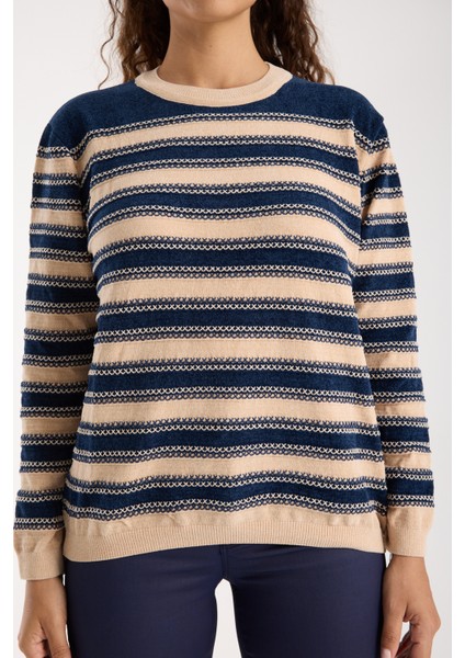 Kadın Laci-Krem Çizgili Çapraz Kontrast Dikiş Detaylı Şönil Kadife Triko Bluz modelleri