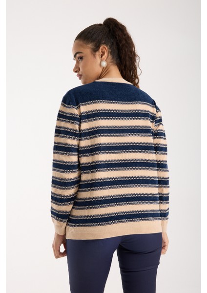 Kadın Laci-Krem Çizgili Çapraz Kontrast Dikiş Detaylı Şönil Kadife Triko Bluz fırsatları