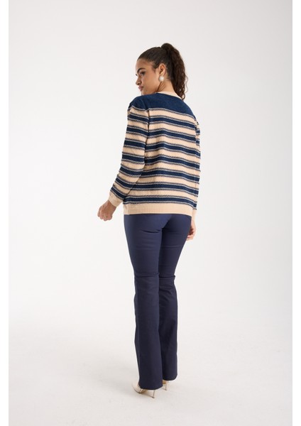 Kadın Laci-Krem Çizgili Çapraz Kontrast Dikiş Detaylı Şönil Kadife Triko Bluz