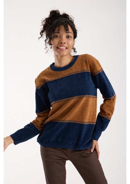 Kadın Laci-Taba Iki Renkli Çapraz Kontrast Dikiş Detaylı Şönil Kadife Triko Bluz modelleri