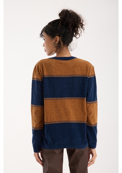 Kadın Laci-Taba Iki Renkli Çapraz Kontrast Dikiş Detaylı Şönil Kadife Triko Bluz