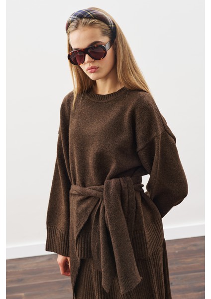 Kare Yaka Bağlamalı Triko Atkı Kahverengi fiyatları