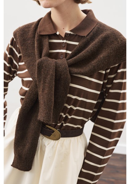 Kare Yaka Bağlamalı Triko Atkı Kahverengi