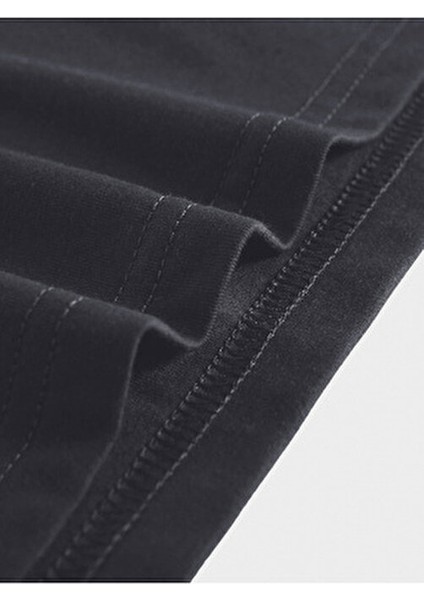 Erkek Oversize Gotil Desen Baskılı T-Shirt Rahat ve Şık Tasarım fiyatları